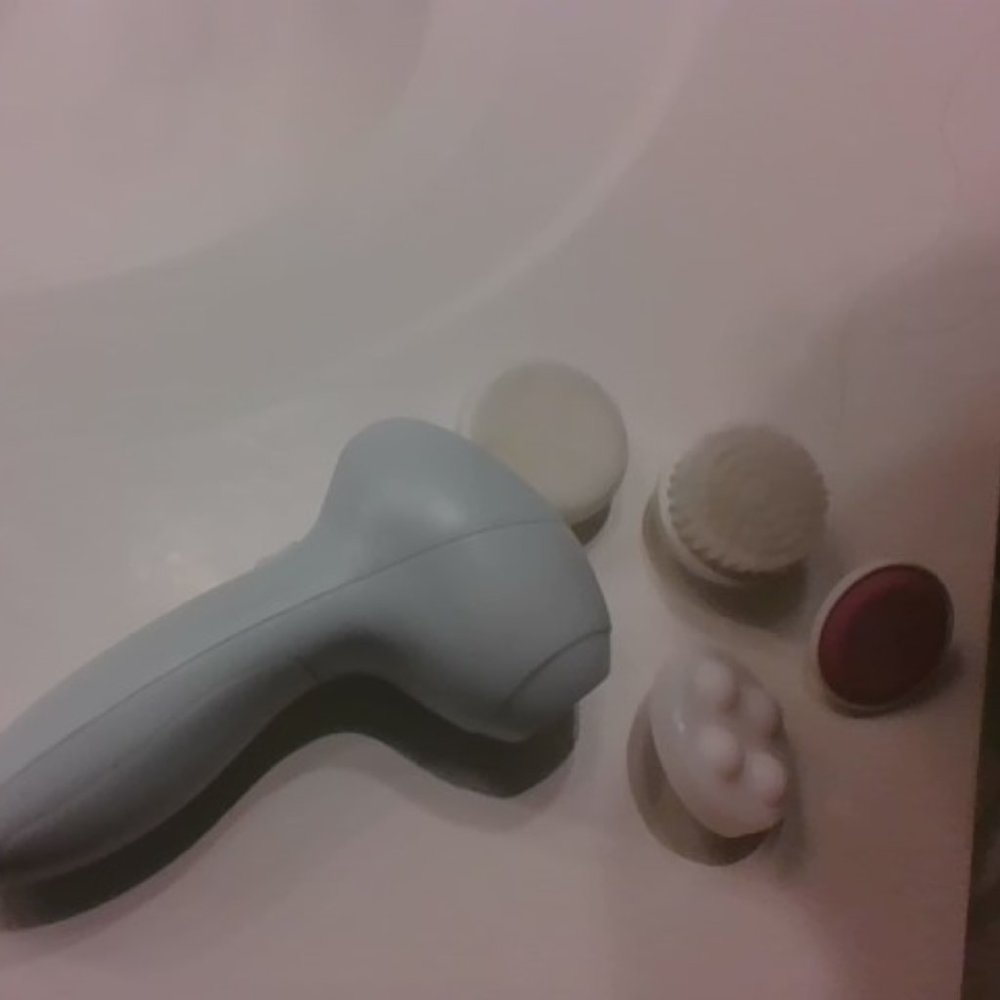 Face Cleaning Tool